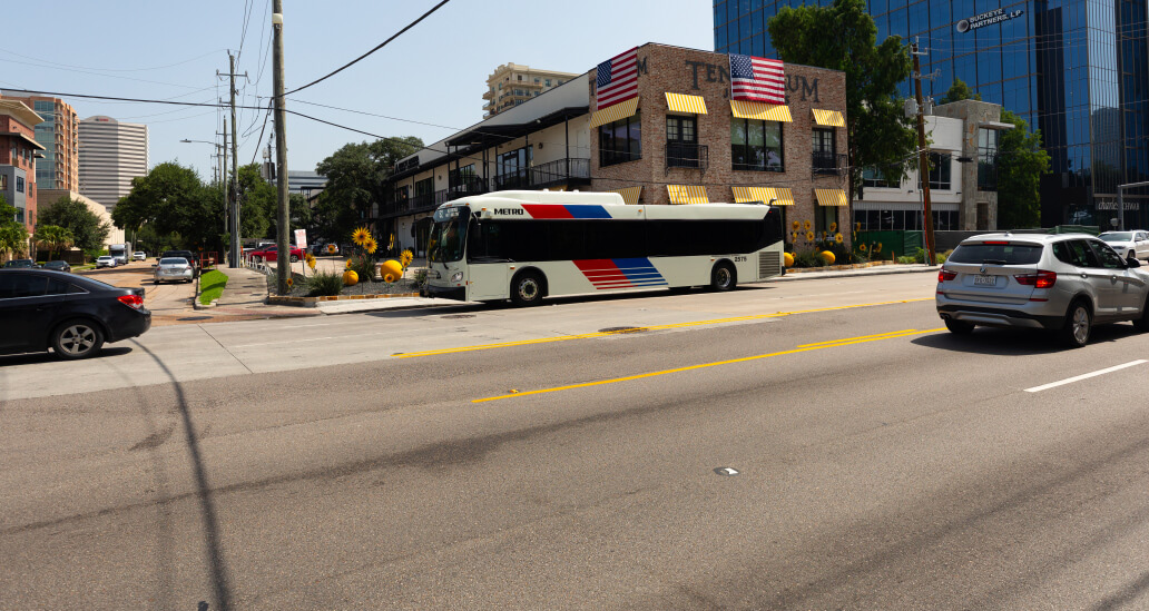 METRO local bus on Westheimer Road.