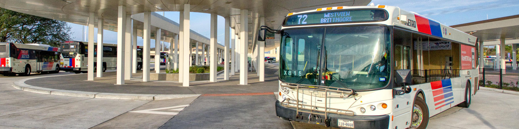 72 Westview local bus at a Transit Center.