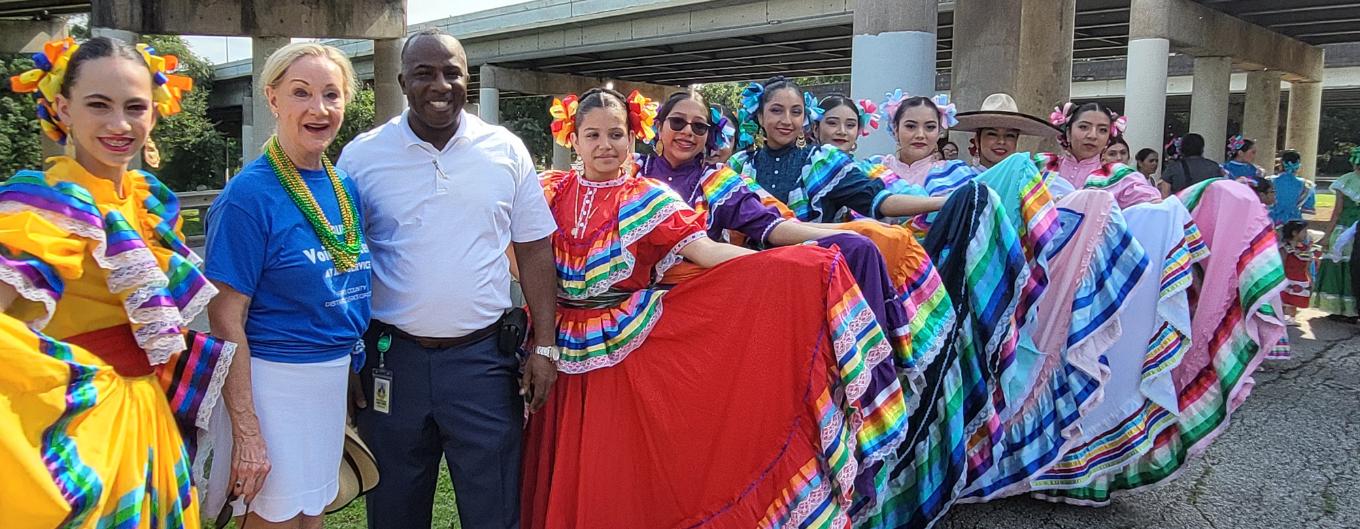 Cinco de Mayo members and representatives from METRO pose for a photo.