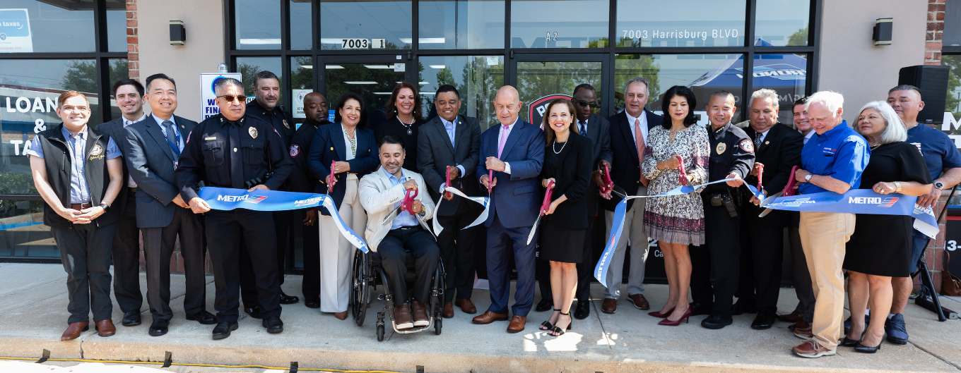 Community leaders, city officials and METRO leadership celebrated the grand opening of the newest MPD substation at East End.