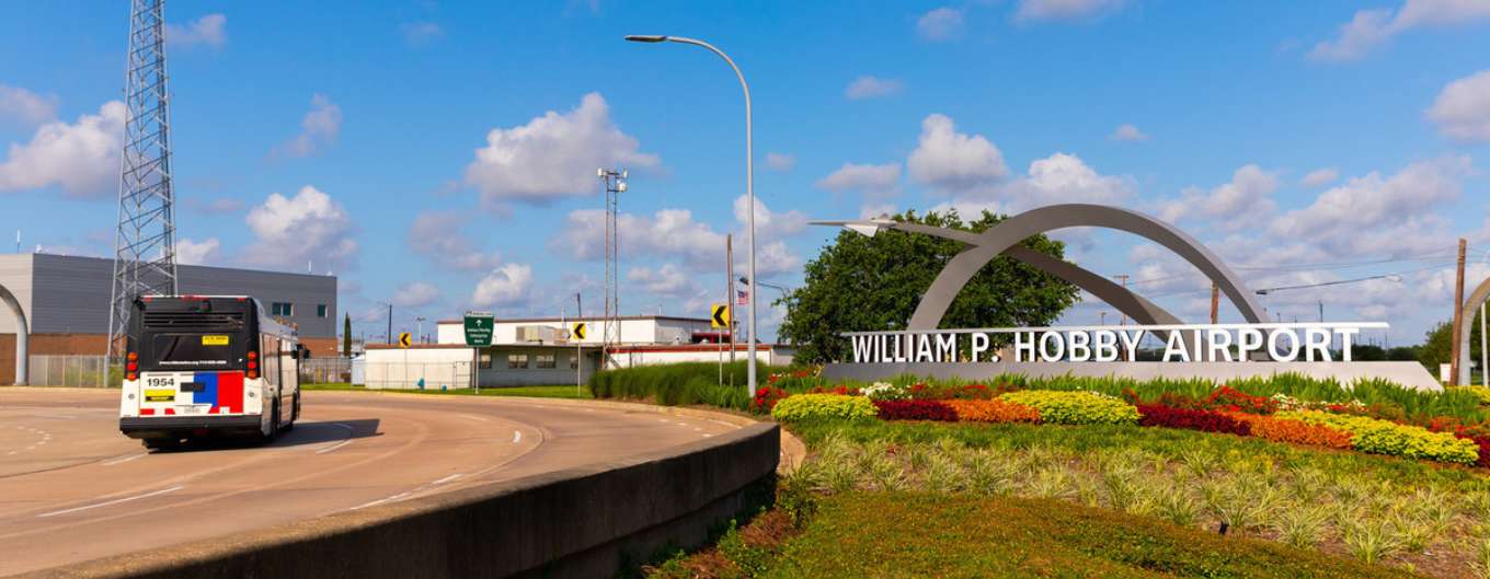 METRO has expanded the Downtown Direct 500 to service Hobby Airport.