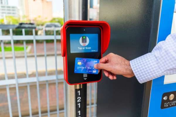 Riders can pay their fare with their credit card.