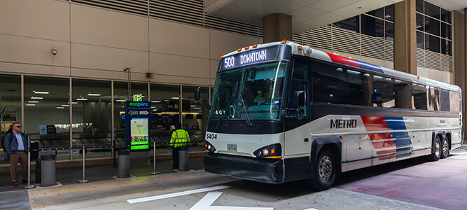500 IAH Downtown Direct bus picking up customers at bush airport