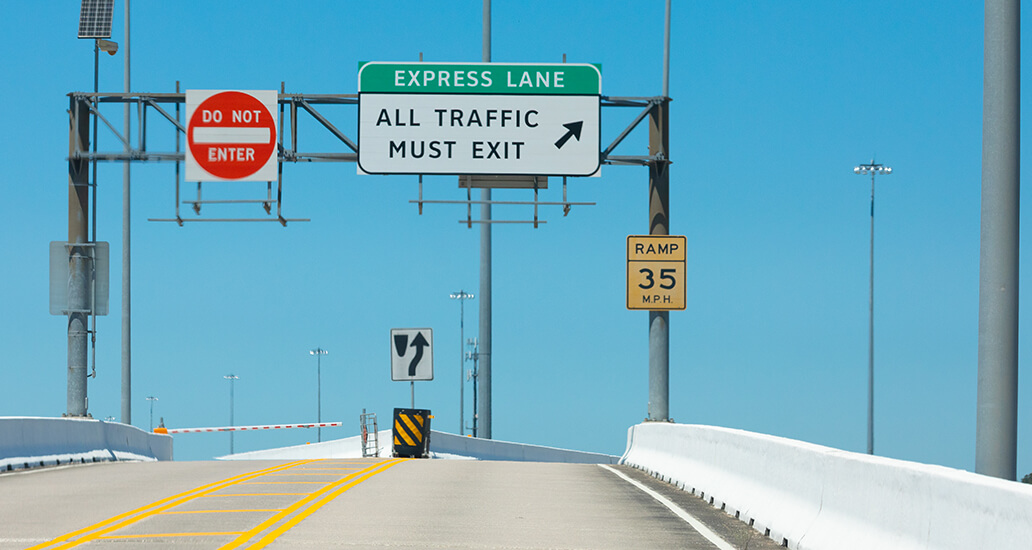 59 North Freeway express lane exit towards the main lanes.