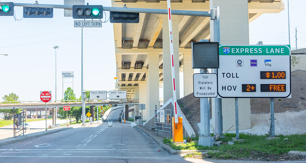 I-45 South HOV/HOT lane entrance near Pierce Street.