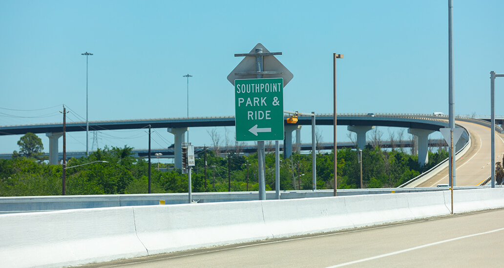 Interstate 45 South HOV/HOT lane exit towards Southpoint Park and Ride.