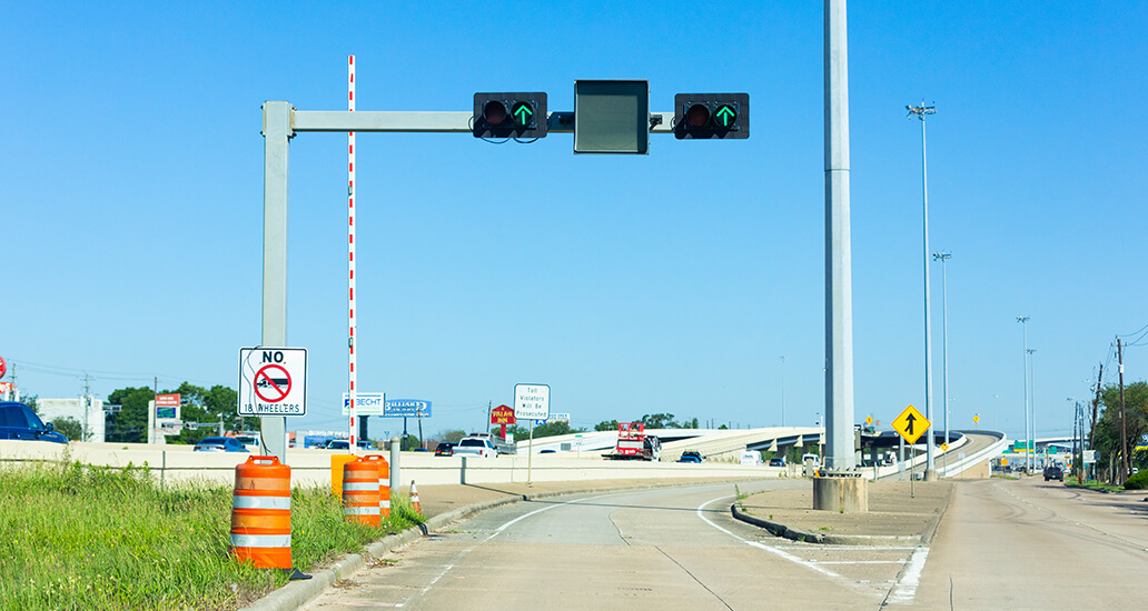 I-45 South Freeway express lane entrance near Dixie Farm.