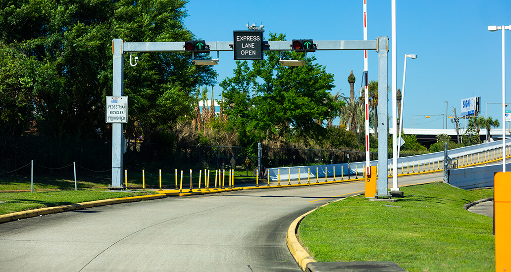 I-45 South Freeway express lane entrance from the Monroe Park & Ride.