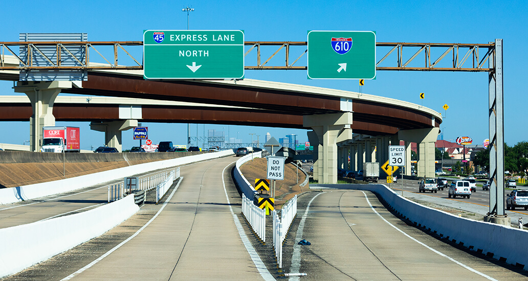 I-45 South Inbound HOV/HOT lane exit to the 610 loop.