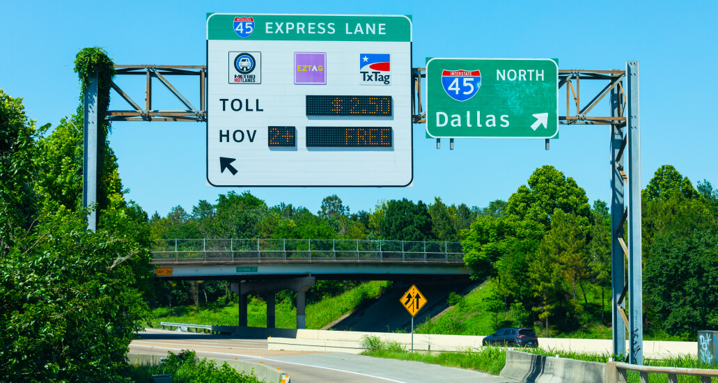 Express lane entrance on I-45 North from eastbound I-10 main lanes.