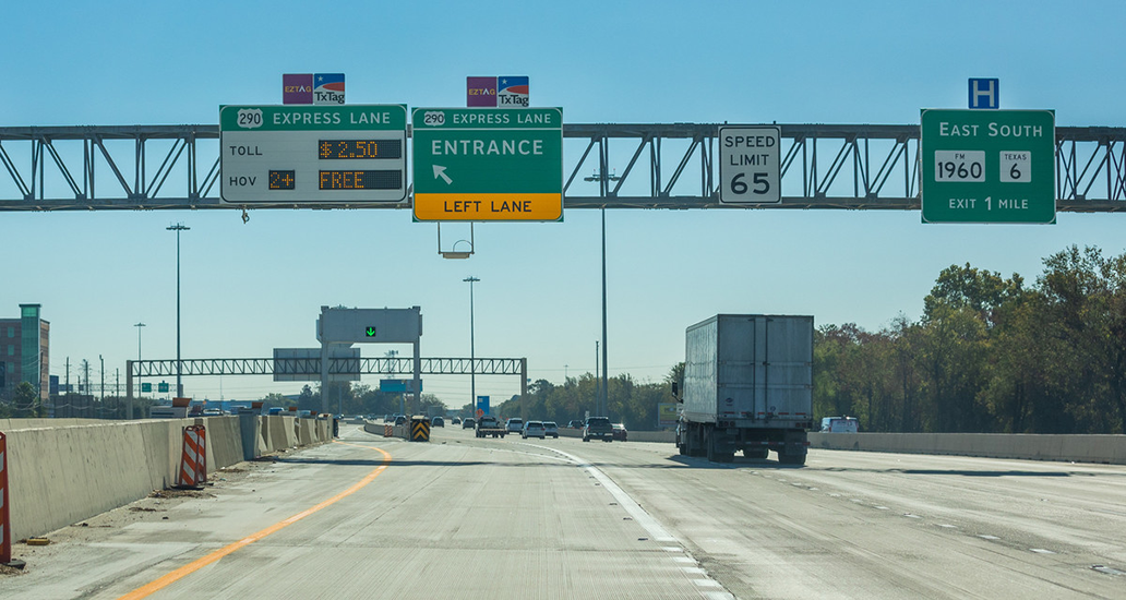 Highway 290 HOV/HOT entrance from the main lanes.